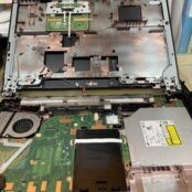 FUJITSU　パソコン　分解